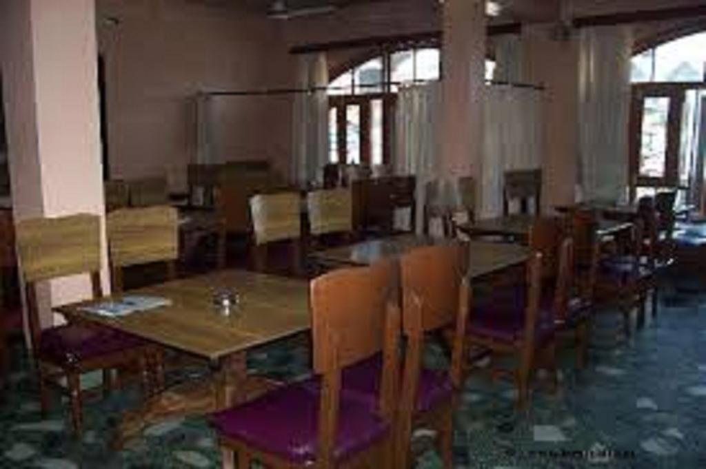 Hotel Azad Durgjan Luaran gambar